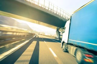 Řidičů je málo. Kurýrní auta, dodávky, autobusy ani kamiony nemá často kdo řídit - Auto4Drive.cz